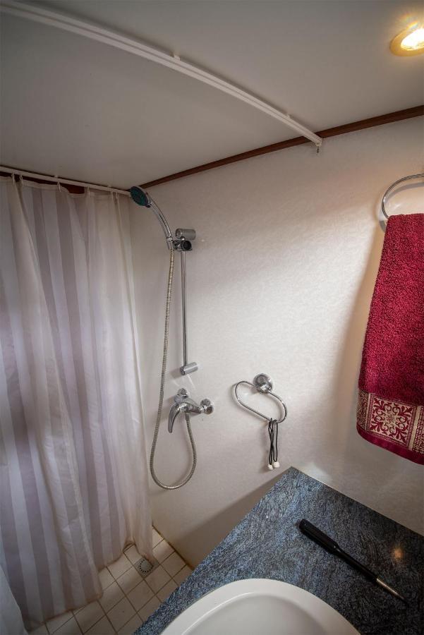 Vedette Hollandaise De 13 M Pour Sejour Insolite Otel Nivillac Dış mekan fotoğraf